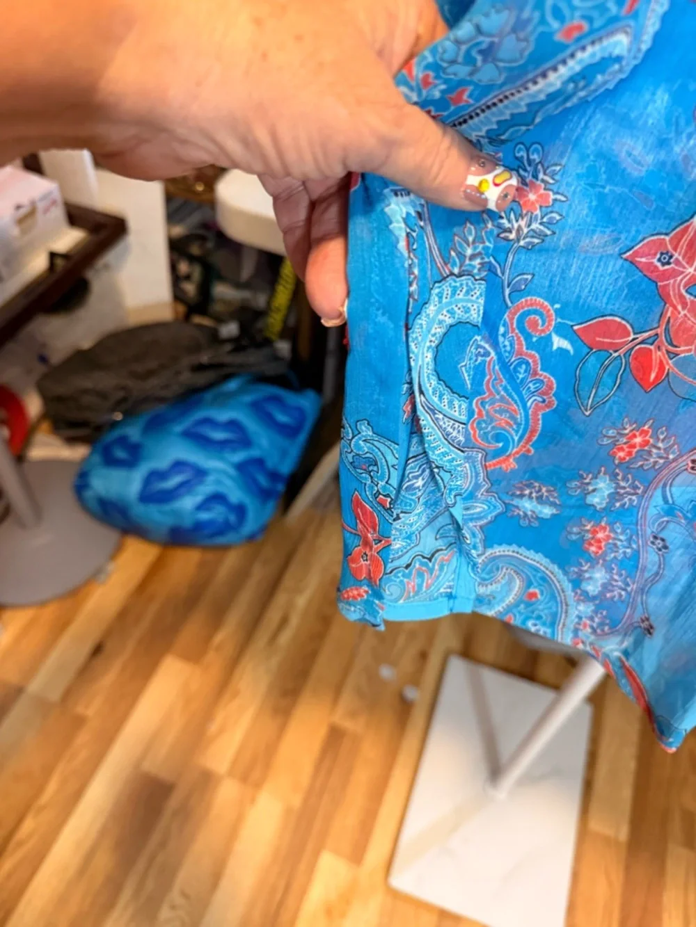 Susan Graver Boho Paisley Tunic Blouse Size M Sheer Flowy Blue Coral Resort Top